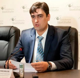 Фролов пытается попасть во второй тур с помощью фальсификации Фролов пытается попасть во второй тур с помощью фальсификации
