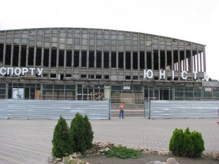 Депутаты планируют пустить с молотка ДС «Юность»